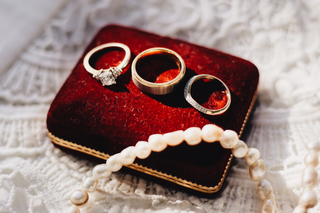 10 Tips for Personalizing Your Wedding Jewelry: Let Your Accessories Tell Your Story