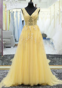 Tlle Prom Dress Prince V-Neck Sleeveless Court Yellow Lace Pleated
